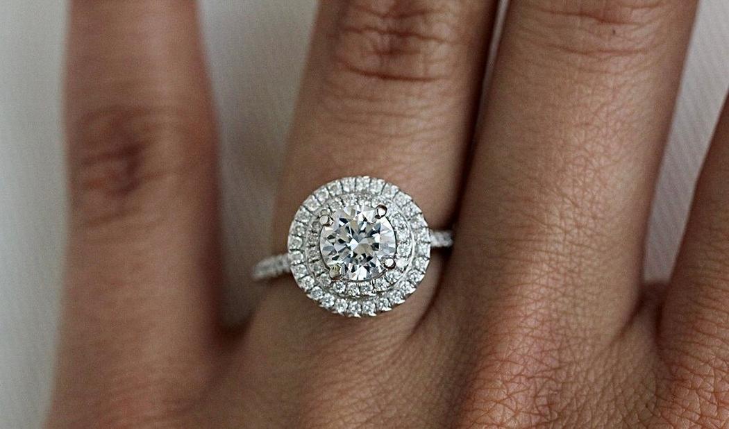 Double Halo Diamond Ring in White Gold | KLENOTA