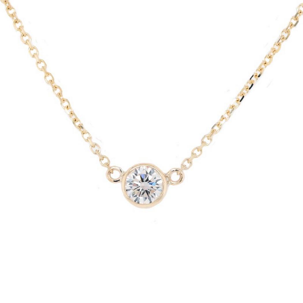 Round Diamond Bezel Necklace in Yellow Gold